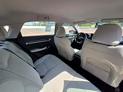 2026 Geely Emgrand 7 for Rent in Jumeirah Lake Towers (JLT) photo 6