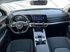 Rent a 2025 Kia Sportage in Hor Al Anz photo 2
