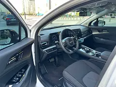 Rent a 2025 Kia Sportage in Hor Al Anz photo 3