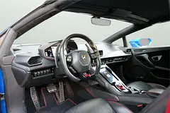 Rent a 2022 Lamborghini Huracan in Al Barsha 1 photo 6