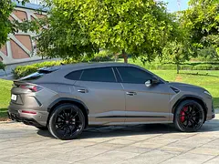 Rent a 2022 Lamborghini Urus in Palm Jumeirah photo 5