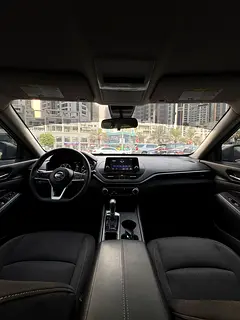 Rent 2023 Nissan Altima in Business Bay photo 4
