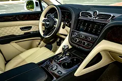 Rent a 2023 Bentley Bentayga in Al Barsha 1 photo 9