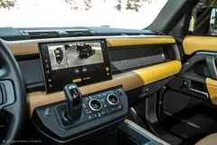 Rent 2025 Land Rover Defender in Motor City photo 6