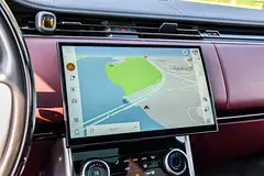 Rent a 2023 Land Rover Range Rover in Palm Jumeirah photo 6