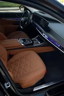 2025 BMW 7-Series for Rent in Al Quoz Industrial Area 3 photo 3