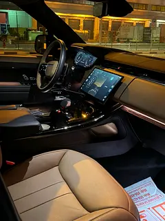 2026 Land Rover Range Rover Rental in Airport Road Area photo 7