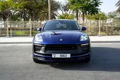 2023 Porsche Macan Rental in Al Barsha 1 photo 2