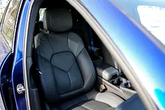 2023 Porsche Macan Rental in Al Barsha 1 photo 6