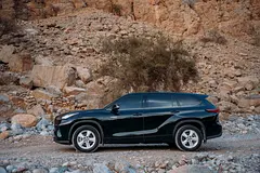 2023 Toyota Highlander Rental in Nad Al Sheba 3 photo 2