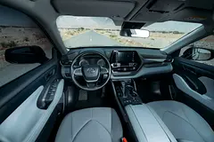 2023 Toyota Highlander Rental in Nad Al Sheba 3 photo 5