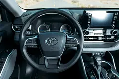 2023 Toyota Highlander Rental in Nad Al Sheba 3 photo 6