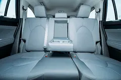 2023 Toyota Highlander Rental in Nad Al Sheba 3 photo 8