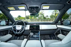 2025 Land Rover Range Rover Sport for Rent in Al Barsha 1 photo 5