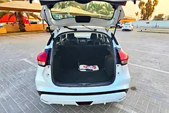 Hire 2024 Nissan Kicks in Al Barsha 1 photo 8