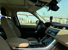 2022 Land Rover Range Rover Sport Rental in Al Quoz 3 photo 5