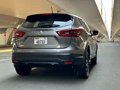 Rent 2021 Nissan Rogue Sport in Al Jaddaf photo 5