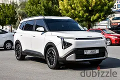 Hire 2026 Kia Carens in Port Saeed photo 3