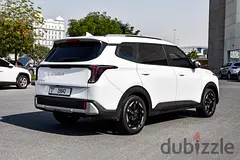 Hire 2026 Kia Carens in Port Saeed photo 6