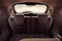 Hire 2023 Nissan Xterra in Nad Al Sheba 3 photo 8